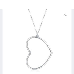 Collana in acciaio cuore vuoto Brand €19